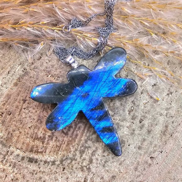 Nature Labradorite Carved Flashy Dragonfly Pendant Necklace - Picture 6 of 10